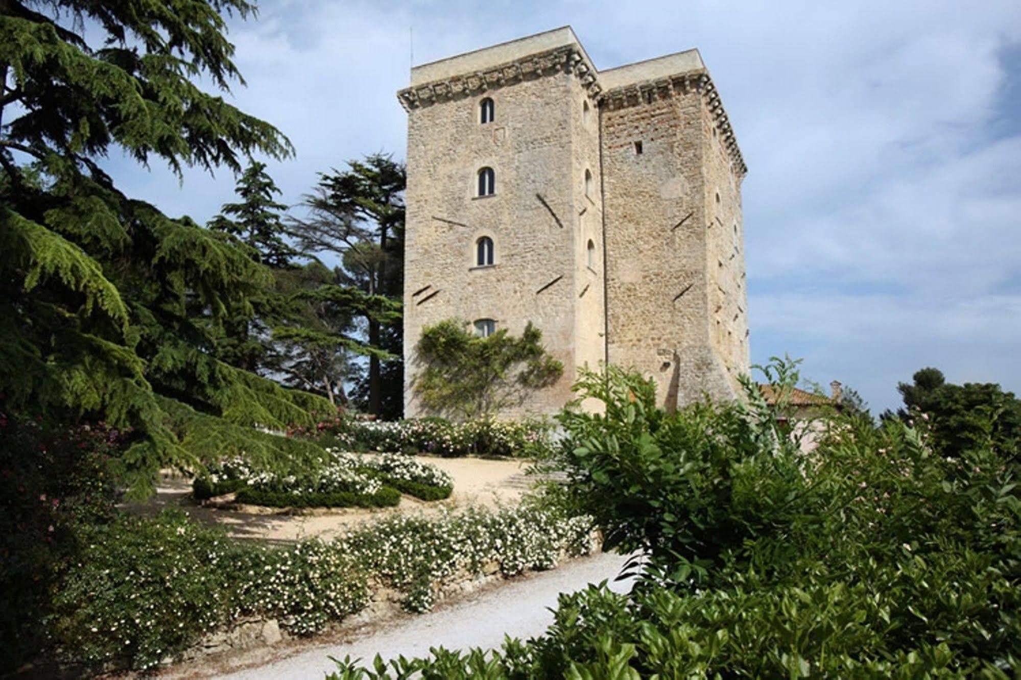 トーディ Torre Almonteアパートホテル エクステリア 写真
