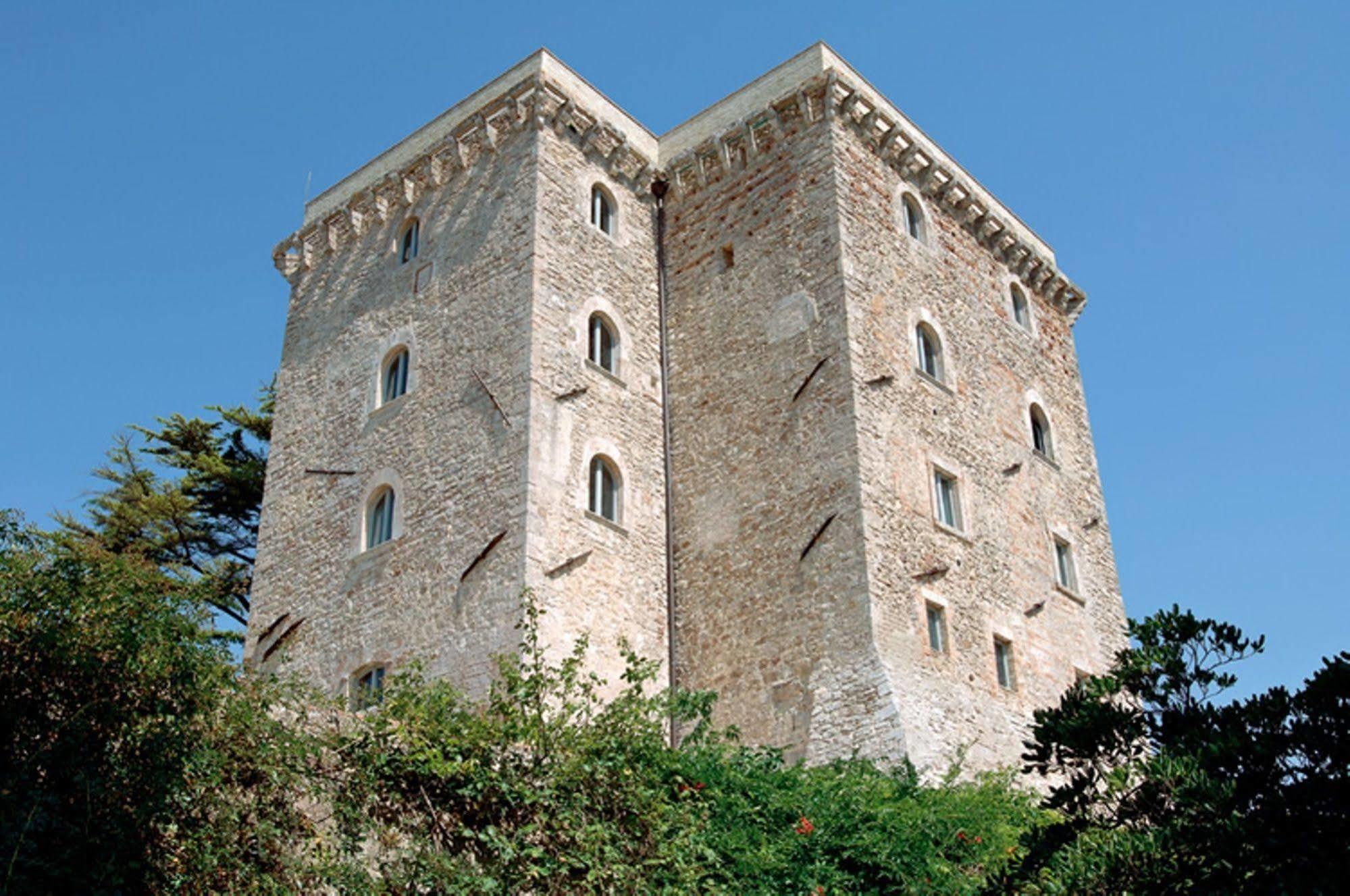 トーディ Torre Almonteアパートホテル エクステリア 写真
